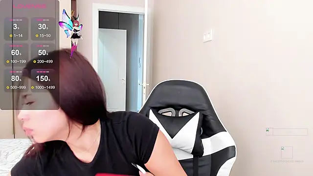 Snapshot of may_mia chatting on 10/11/25, 04:24 may mia online show from 10/11/25, 04:24