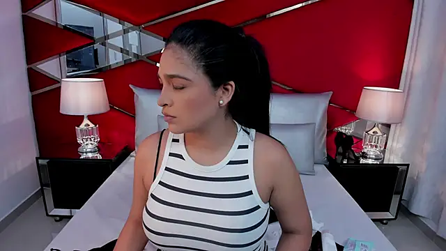 Snapshot of AdeleGray chatting on 09/13/25, 11:43 AdeleGray online show from 09/13/25, 11:43