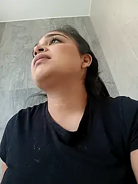 Snapshot of AdeleGray chatting on 09/24/25, 12:22 AdeleGray online show from 09/24/25, 12:22