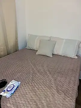 Snapshot of AdeleGray chatting on 11/05/25, 09:34 AdeleGray online show from 11/05/25, 09:34