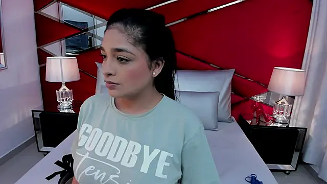 Snapshot of AdeleGray chatting on 09/19/25, 11:47 AdeleGray online show from 09/19/25, 11:47