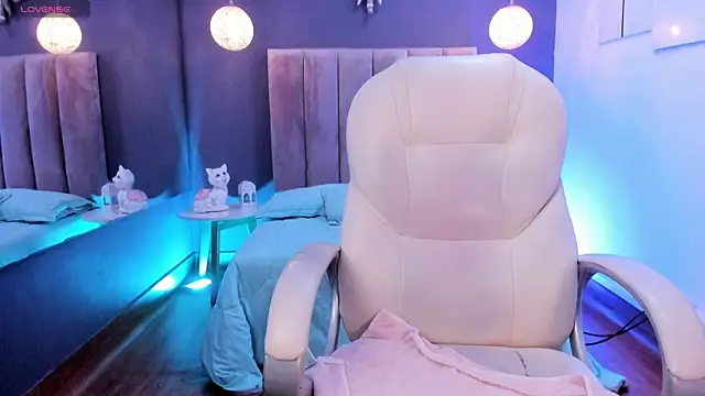 cami rouxxx  online show from 10/08/25, 11:27