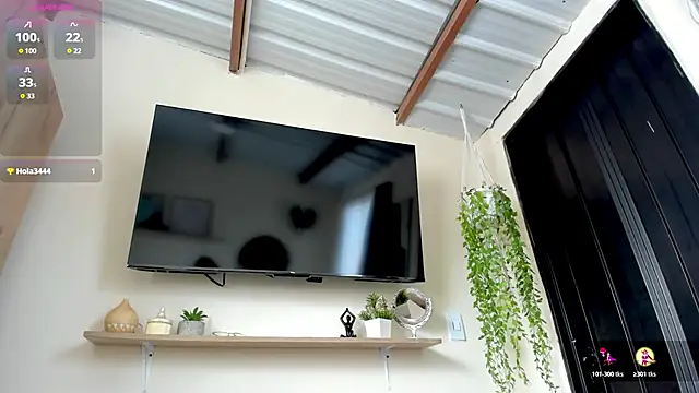 Snapshot of sofiaVelez01 chatting on 02/28/26, 06:40 sofiaVelez01 online show from 02/28/26, 06:40