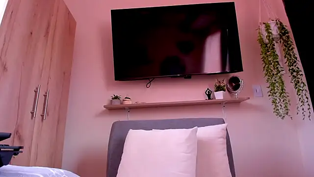 Snapshot of sofiaVelez01 chatting on 05/07/26, 04:21 sofiaVelez01 online show from 05/07/26, 04:21