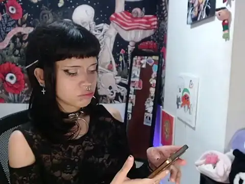 hachi kitty online show from 04/28/26, 10:47