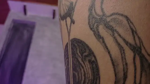 lia  Suummer online show from 04/18/26, 12:46