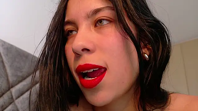 lia  Suummer online show from 03/13/25, 08:00