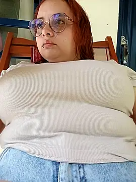 Snapshot of CURVY-HORNY chatting on 09/10/25, 07:24 CURVY-HORNY online show from 09/10/25, 07:24