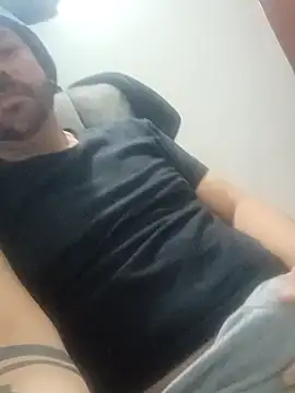 Snapshot of Ricooooo72 chatting on 04/15/26, 05:02 Ricooooo72 online show from 04/15/26, 05:02