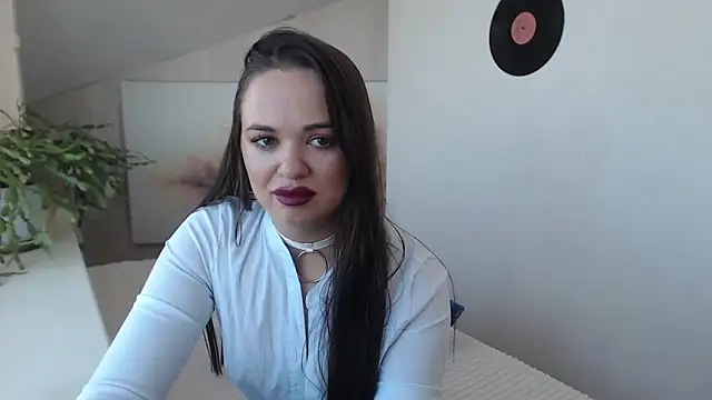 Luxuriouss s online show from 10/24/25, 04:11