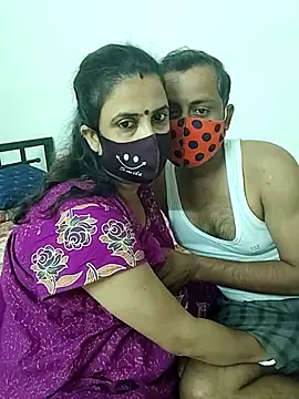 Snapshot of Cute-manisha chatting on 10/31/25, 02:13 Cute-manisha online show from 10/31/25, 02:13