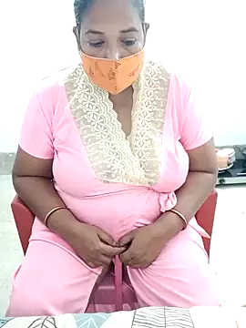 Snapshot of Hotty-rumi chatting on 11/25/25, 12:27 Hotty-rumi online show from 11/25/25, 12:27