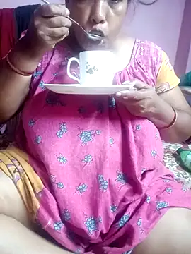 Snapshot of Hotty-rumi chatting on 10/22/25, 04:28 Hotty-rumi online show from 10/22/25, 04:28