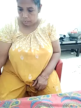 Snapshot of Hotty-rumi chatting on 12/04/25, 12:04 Hotty-rumi online show from 12/04/25, 12:04