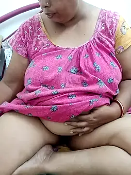 Snapshot of Hotty-rumi chatting on 11/13/25, 12:36 Hotty-rumi online show from 11/13/25, 12:36