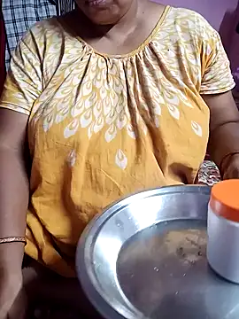 Snapshot of Hotty-rumi chatting on 10/23/25, 05:00 Hotty-rumi online show from 10/23/25, 05:00