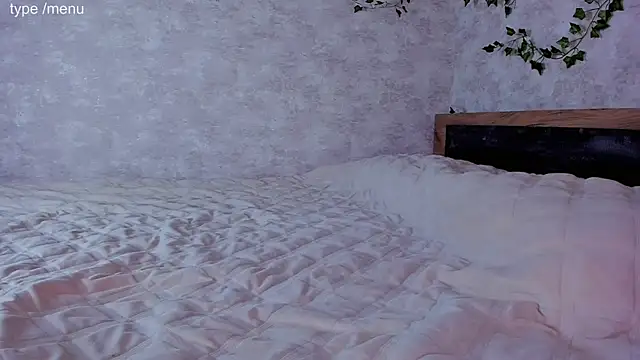 cutiemia0 online show from 12/18/25, 05:12