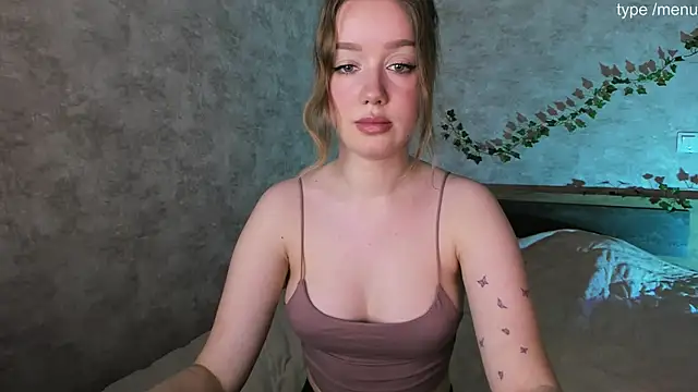 cutiemia0 online show from 02/03/25, 08:13