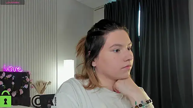 Bonni Meiz online show from 04/15/26, 03:12