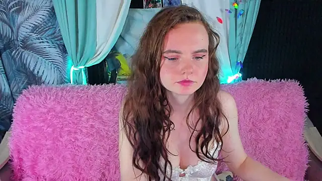 AmA lia  online show from 10/29/25, 01:43