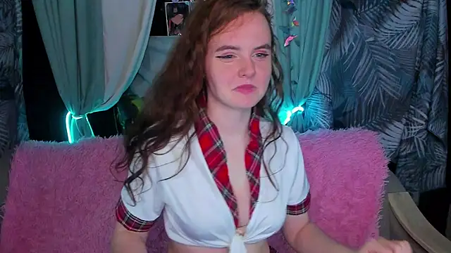 AmA lia  online show from 09/29/25, 02:01