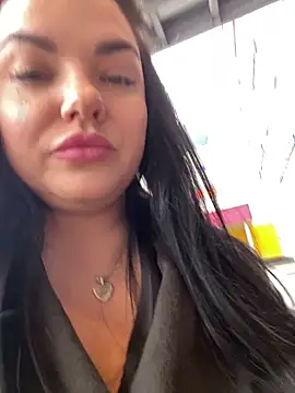 Amie Hill online show from 11/12/25, 08:40