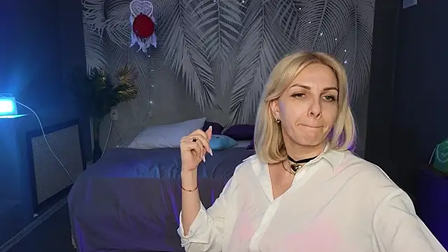 Snapshot of Barbara_Blonde chatting on 03/15/25, 12:02 Barbara Blonde online show from 03/15/25, 12:02