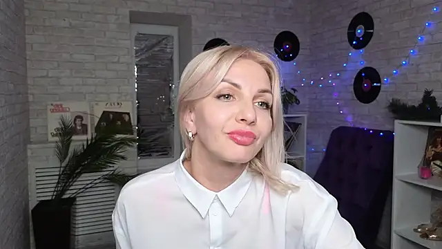 Snapshot of Barbara_Blonde chatting on 02/04/25, 05:01 Barbara Blonde online show from 02/04/25, 05:01