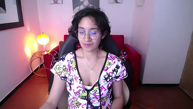 Snapshot of Lili_Gomez_ chatting on 02/16/25, 02:09 Lili Gomez online show from 02/16/25, 02:09