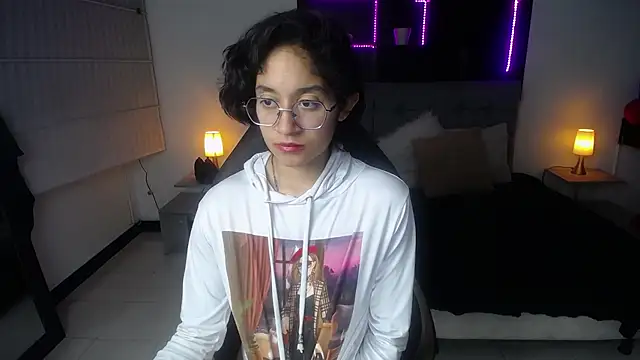 Snapshot of Lili_Gomez_ chatting on 03/14/25, 04:51 Lili Gomez online show from 03/14/25, 04:51
