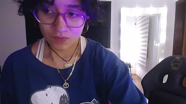 Lili Gomez  online show from 11/30/25, 12:39