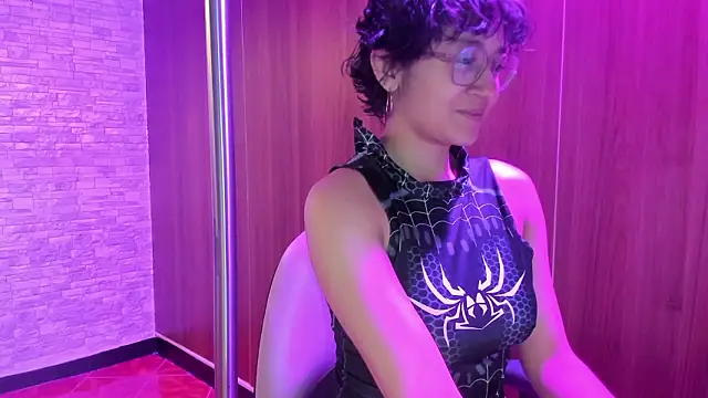 Lili Gomez  online show from 01/17/26, 11:25