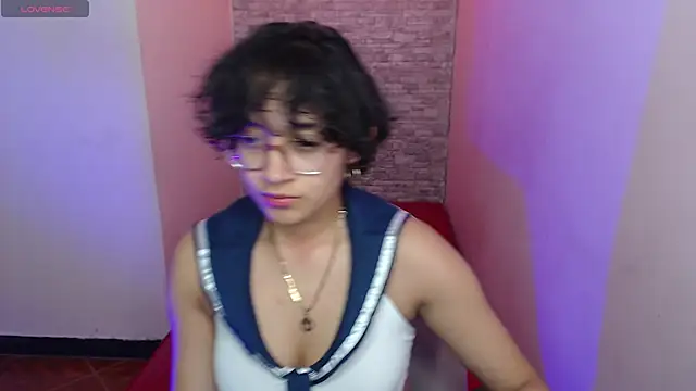 Lili Gomez  online show from 10/30/25, 02:14