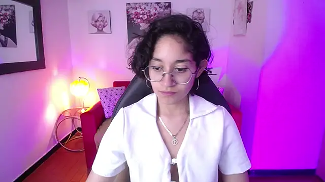 Snapshot of Lili_Gomez_ chatting on 03/22/25, 01:52 Lili Gomez online show from 03/22/25, 01:52