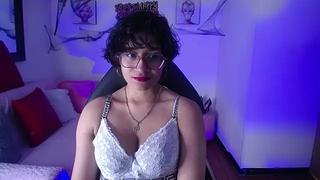 Lili Gomez  online show from 10/23/25, 02:16