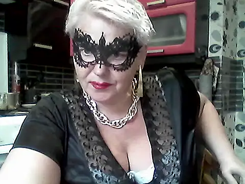 Lisa Suzie online show from 05/29/26, 05:35