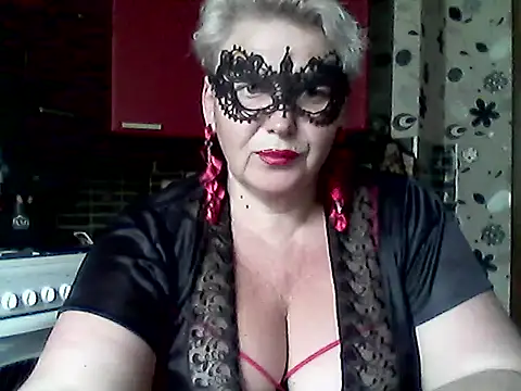 Lisa Suzie online show from 05/15/26, 08:56