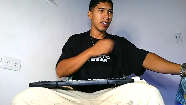 maximo vega newv online show from 03/12/26, 07:51