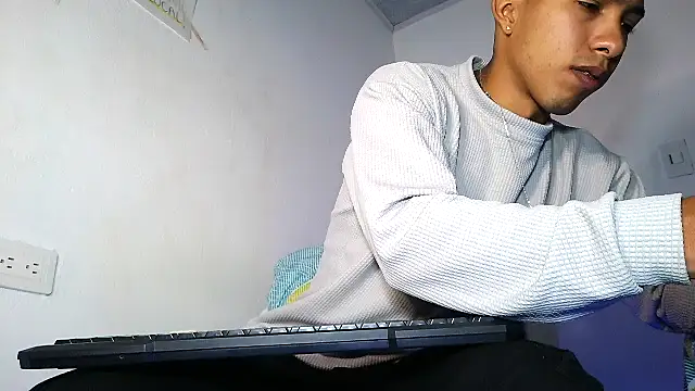 maximo vega newv online show from 03/08/26, 06:00