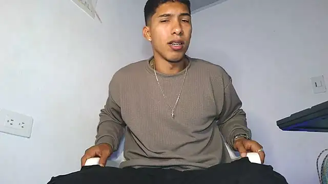 maximo vega newv online show from 03/11/26, 07:41