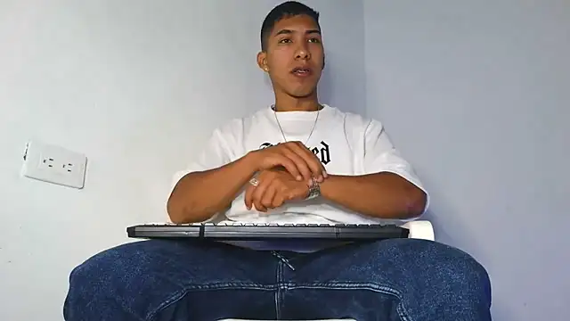 maximo vega newv online show from 02/11/26, 11:54