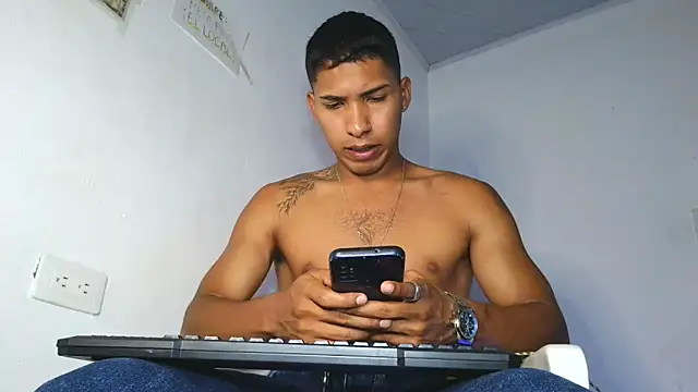 maximo vega newv online show from 02/11/26, 11:59