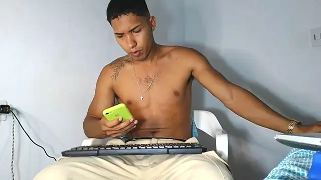 maximo vega newv online show from 12/03/25, 08:52