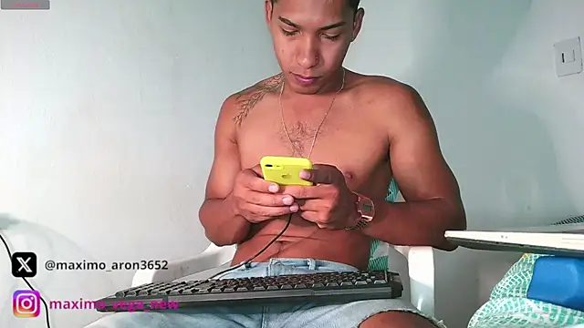 maximo vega newv online show from 11/17/25, 03:38