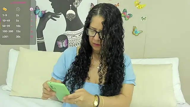 Adelesmithh online show from 09/23/25, 11:39