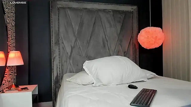 Pamela Johnsonn online show from 11/11/25, 07:41