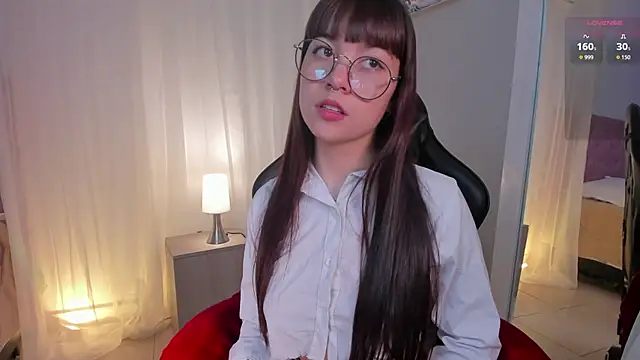 Lia Sweett  online show from 11/28/25, 03:34