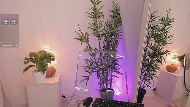 Snapshot of Lia_Sweett_ chatting on 09/22/25, 03:51 Lia Sweett online show from 09/22/25, 03:51
