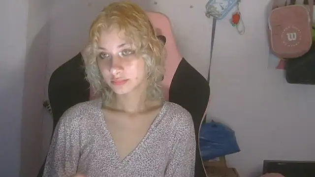 LadyhNigth online show from 04/17/26, 12:46