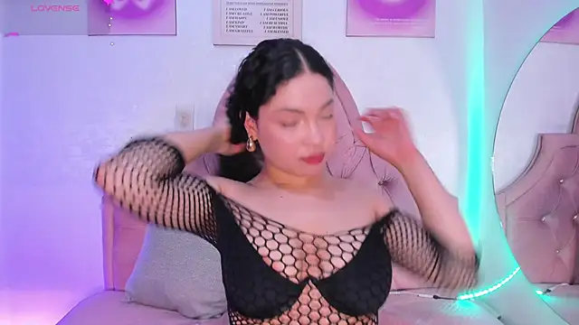 amandalee01 online show from 09/18/25, 07:50